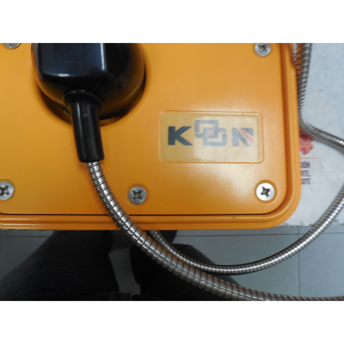 TELÉFONOS KNSP-09 CON ALARMA