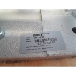 BOMBA DE VACIO DE PALETAS GAST MODELO 2067-V103