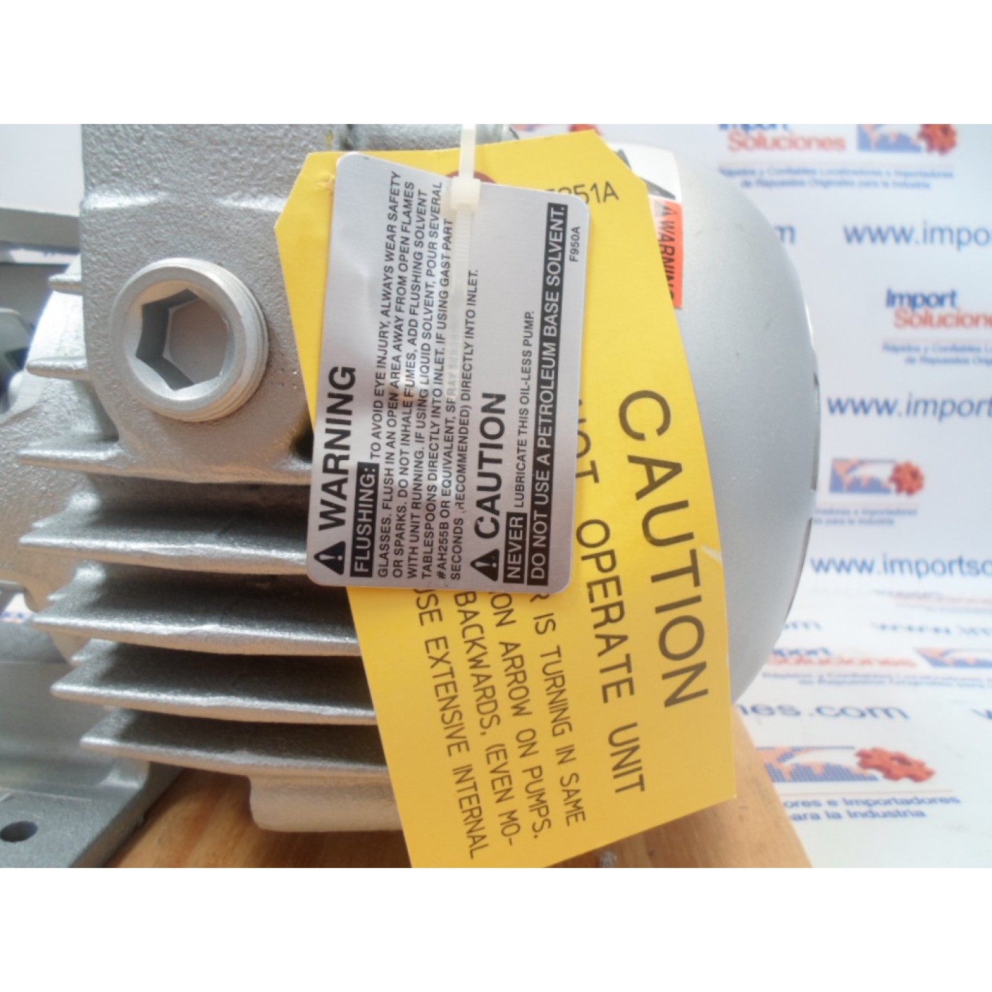 BOMBA DE VACIO DE PALETAS GAST MODELO 2067-V103